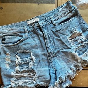 KanCan jean shorts!💙